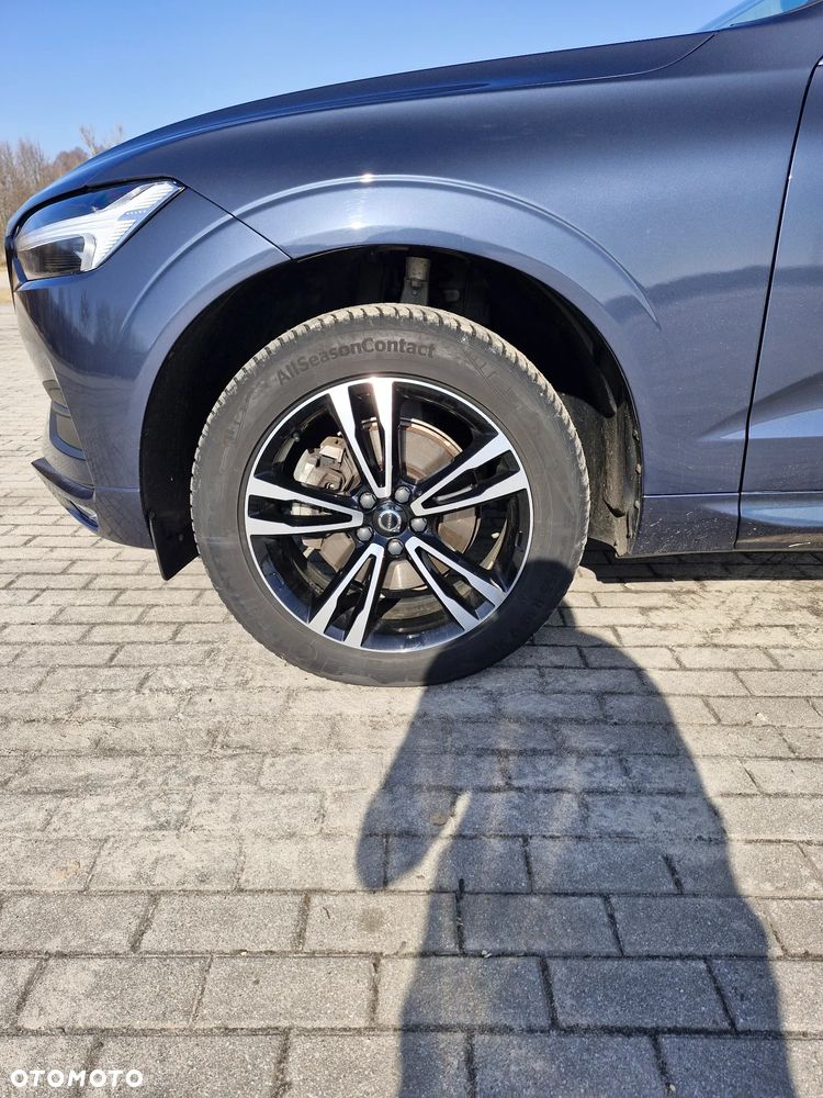 Volvo XC 60 T5 AWD Momentum - 4