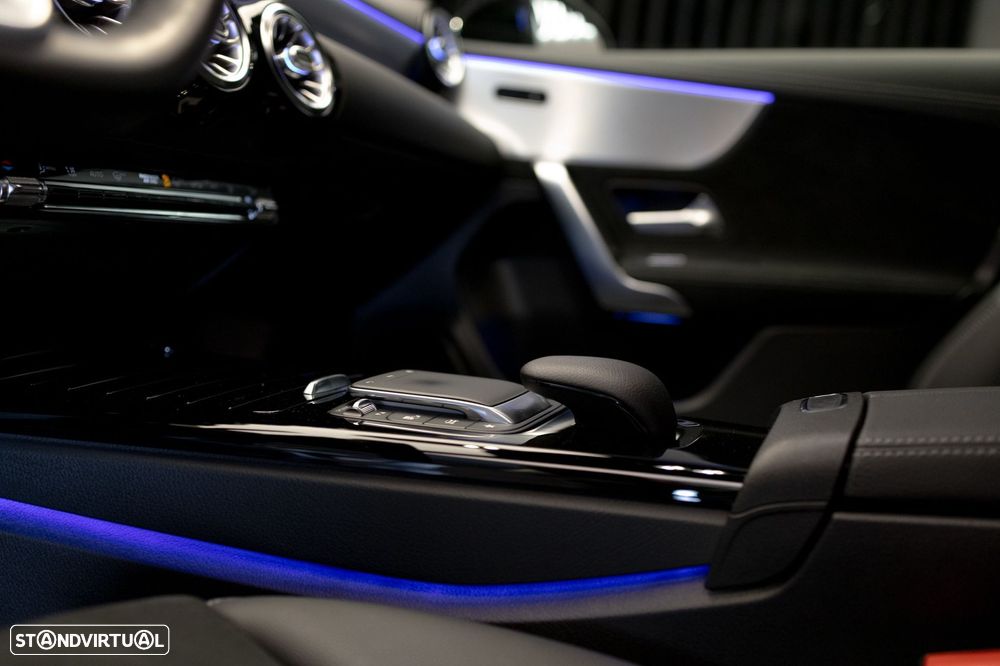 Mercedes-Benz A 250 e AMG Line - 21