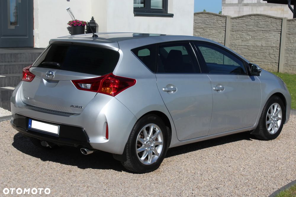 Toyota Auris 2.0 D-4D Executive - 5