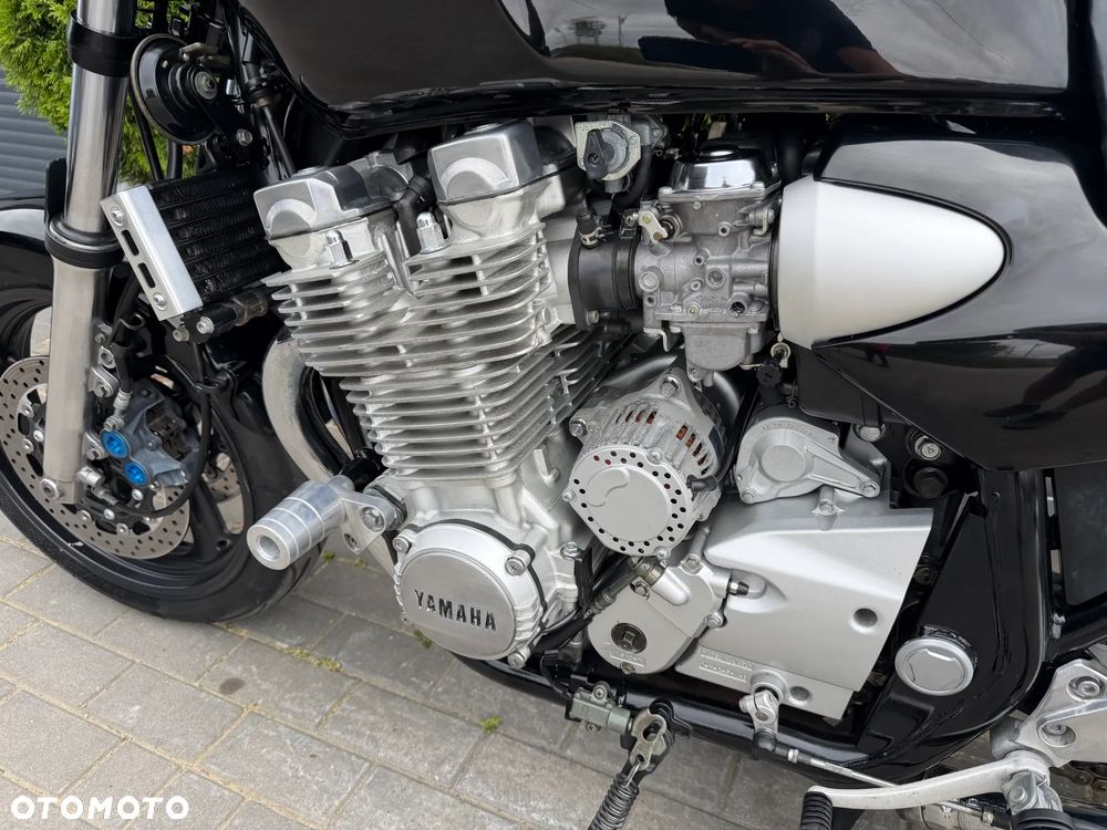 Yamaha XJR - 39