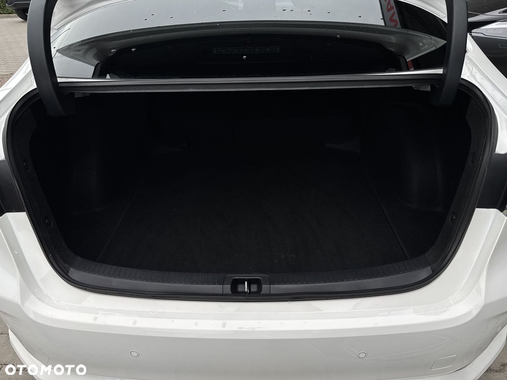 Toyota Corolla 1.8 Hybrid Style - 33