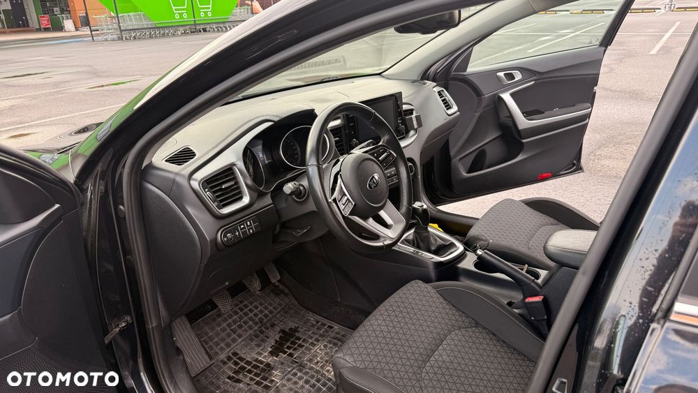 Kia Ceed 1.6 CRDi SCR M - 17