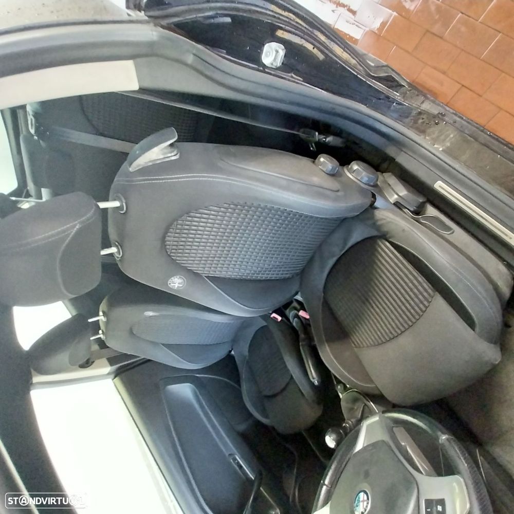 Alfa Romeo MiTo - 12