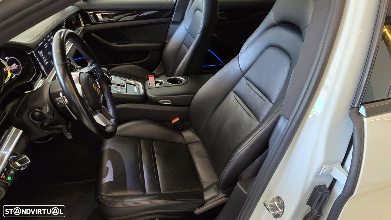 Porsche Panamera 4 E-Hybrid - 32