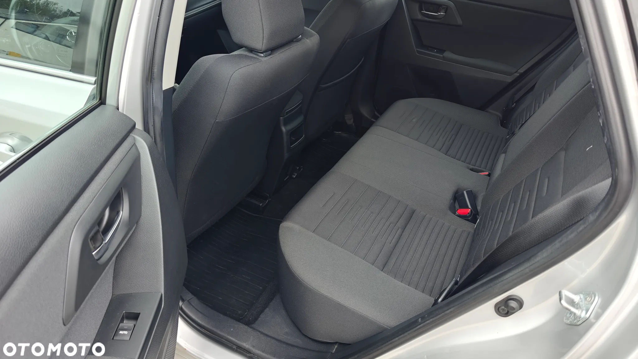 Toyota Auris 1.6 Comfort - 17