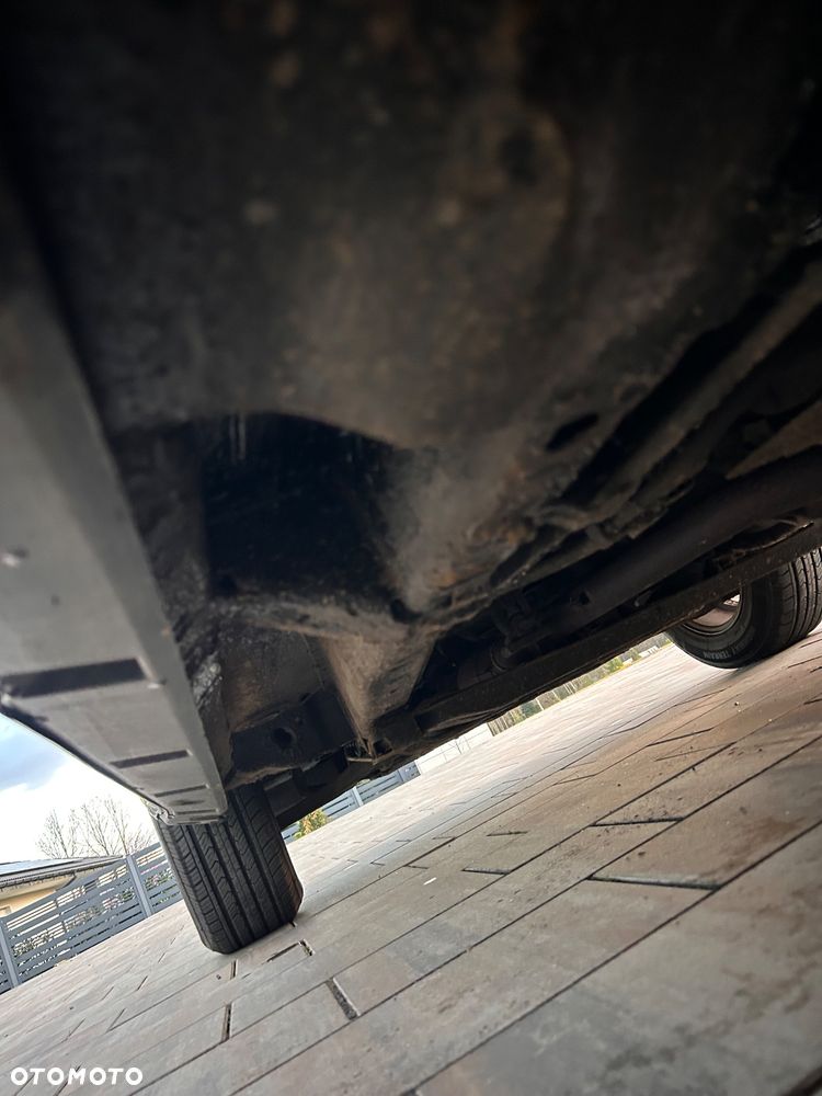 Suzuki Grand Vitara 2.0 - 14