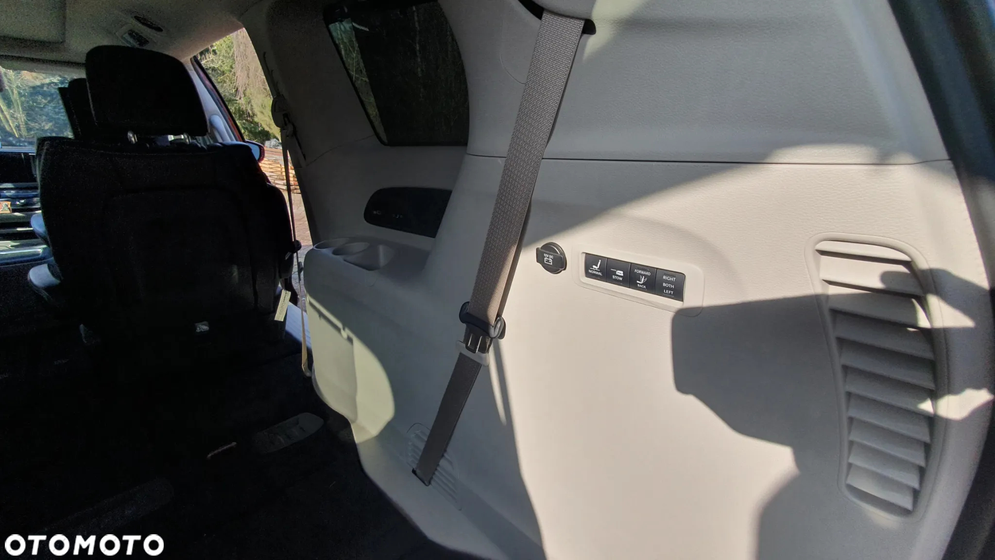 Chrysler Pacifica - 22