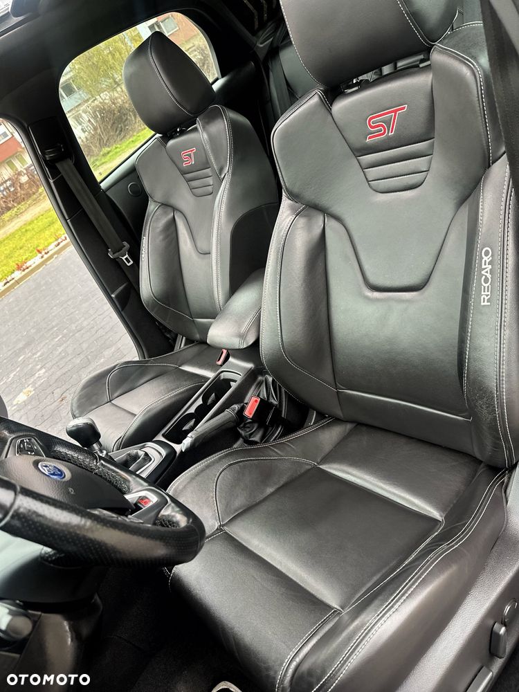 Ford Focus 2.0 EcoBoost ST mit Leder-Sport-Paket - 6