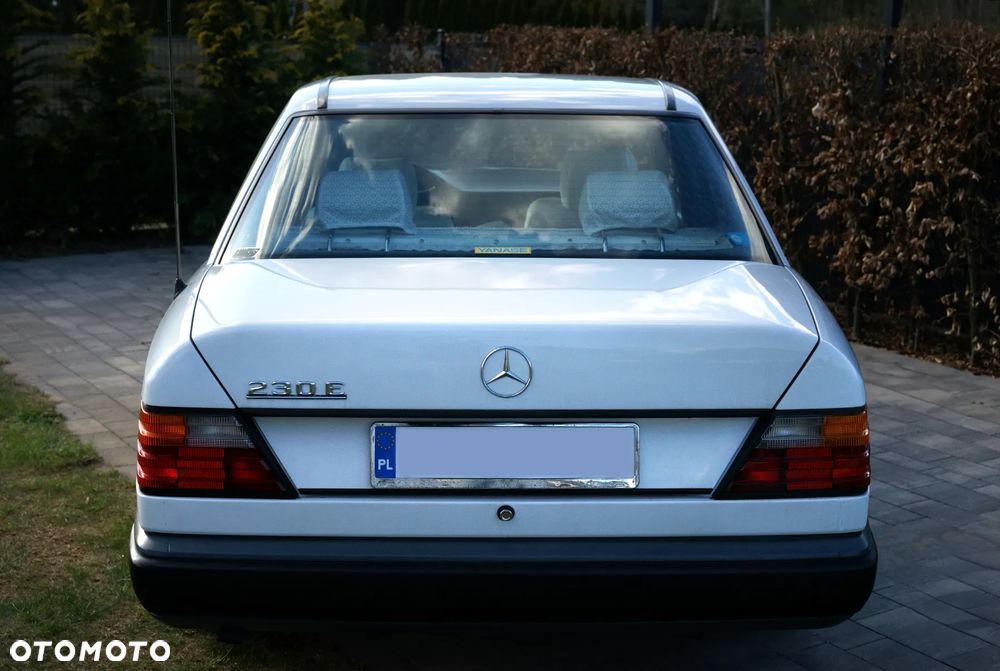 Mercedes-Benz W124 (1984-1993) - 14