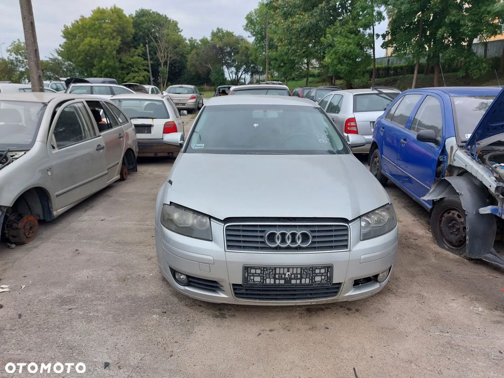 Zderzak AUDI A3 8P 2.0TDI 04R. maska,klapa,drzwi,lampy... - 2