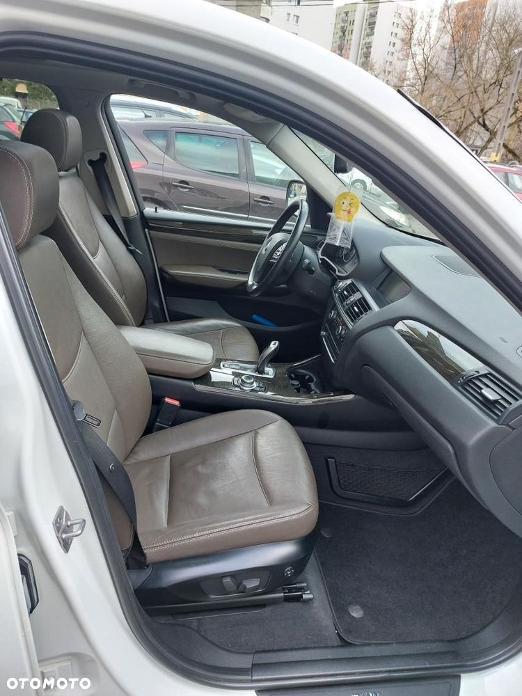 BMW X3 28i xDrive - 11