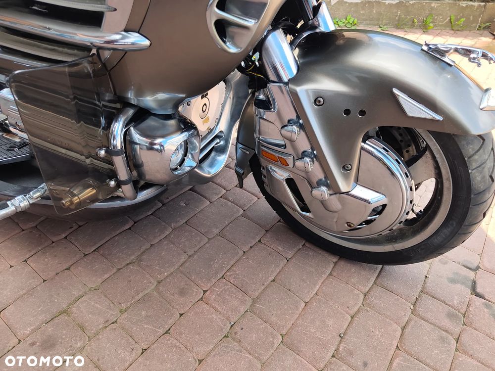 Honda GL - 37