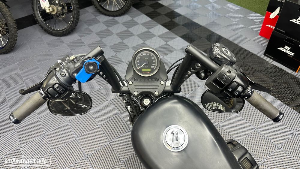 Harley-Davidson 883 Sportster 883 Black/Bobber - 12