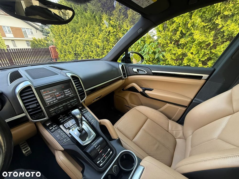 Porsche Cayenne S E-Hybrid - 15