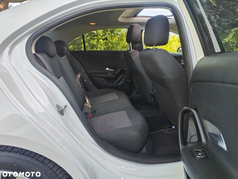 Mercedes-Benz Klasa A 180 d 8G-DCT Lim Entry - 26