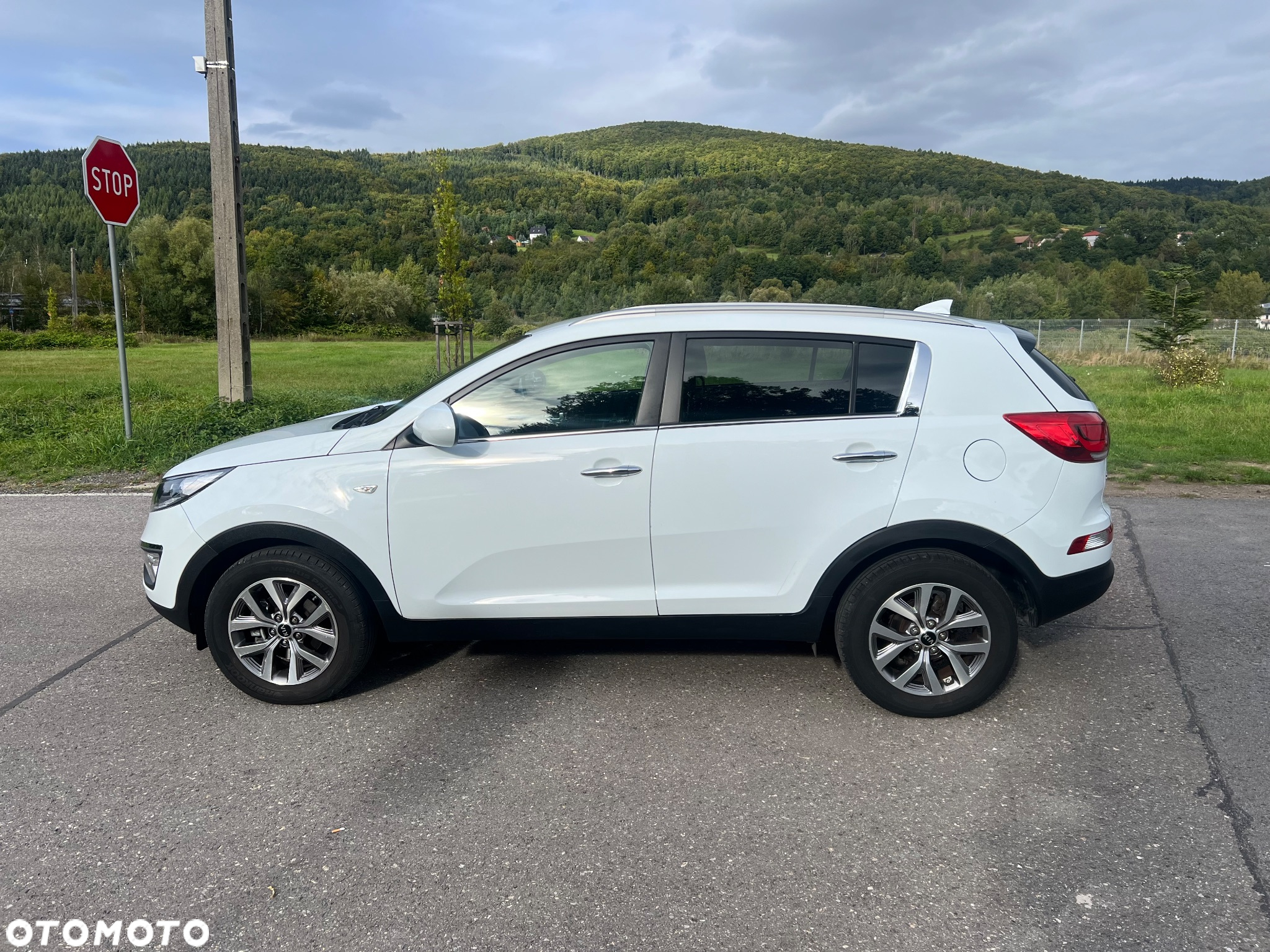 Kia Sportage 1.7 CRDI 2WD Dream-Team Edition - 13