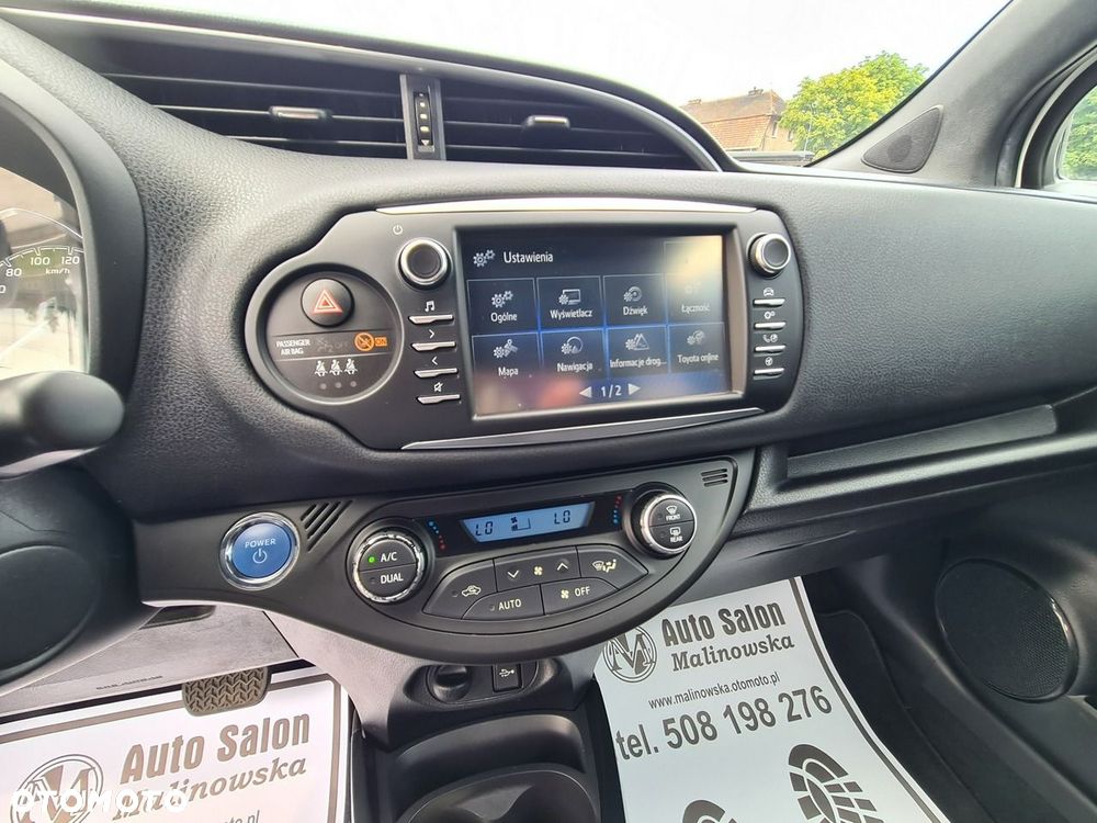 Toyota Yaris Hybrid 100 Premium - 17