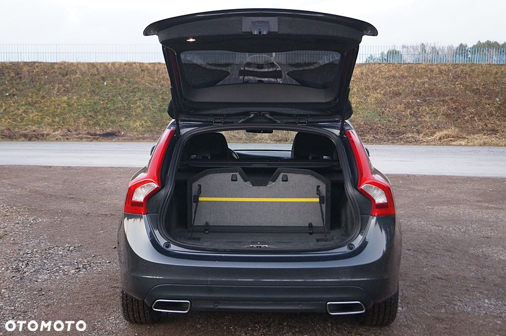 Volvo V60 D4 Geartronic Summum - 40