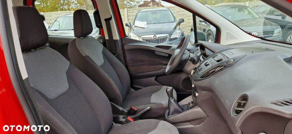 Ford Tourneo Courier - 22