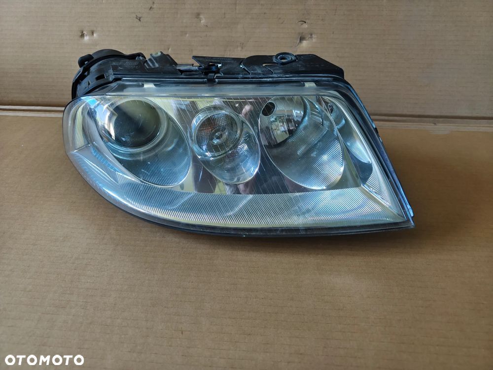 PASSAT B5 FL 00- LAMPA PRAWY PRZÓD XENON 3B7941016M - 2