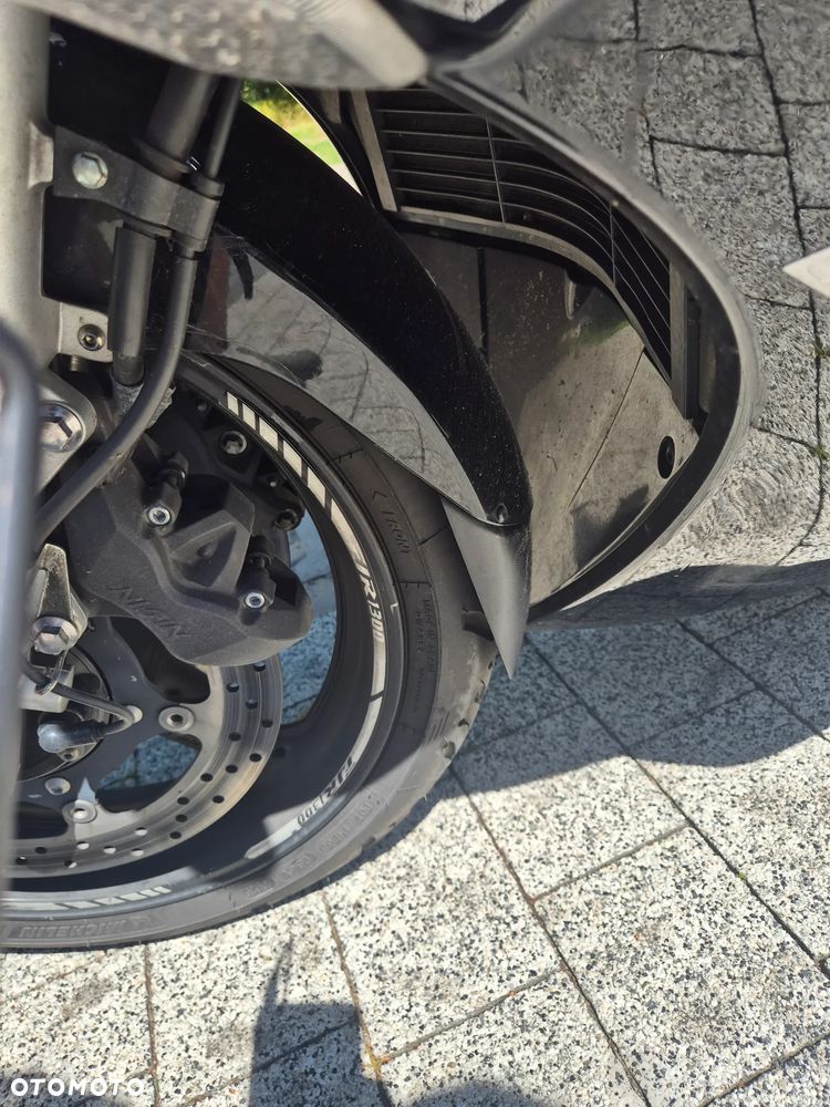 Yamaha FJR - 9
