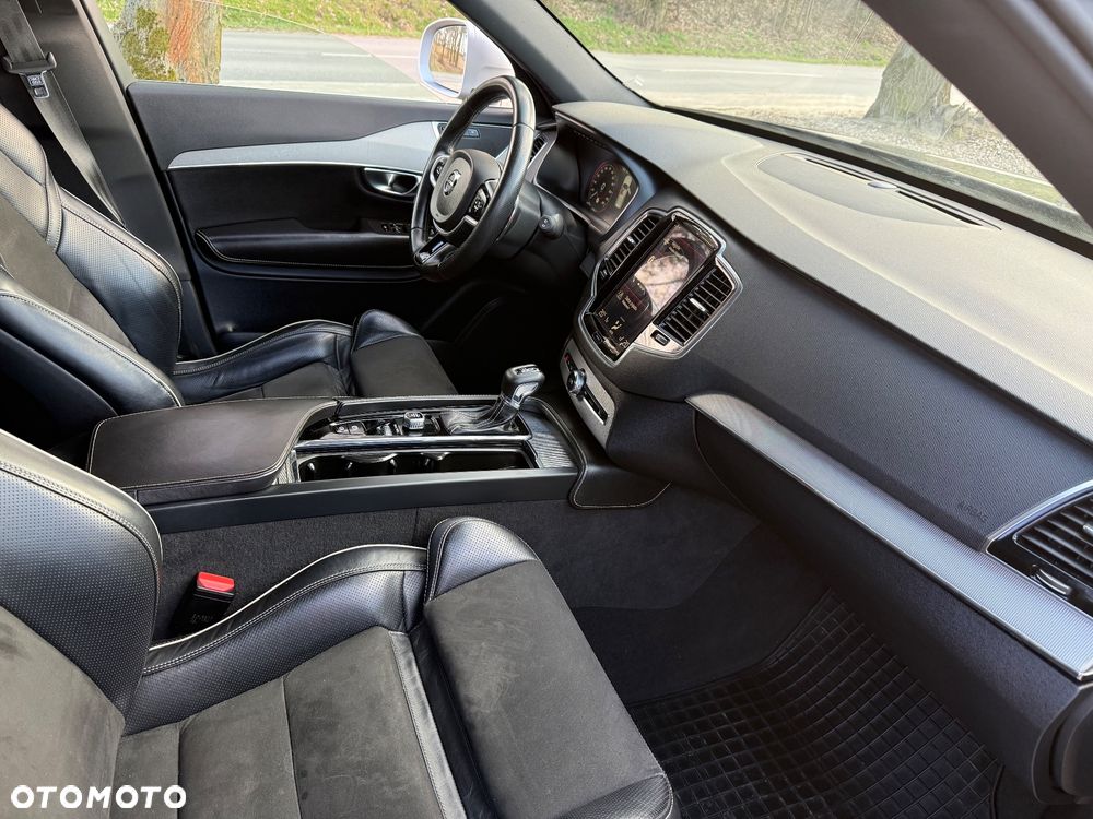 Volvo XC 90 D5 AWD R-Design - 25