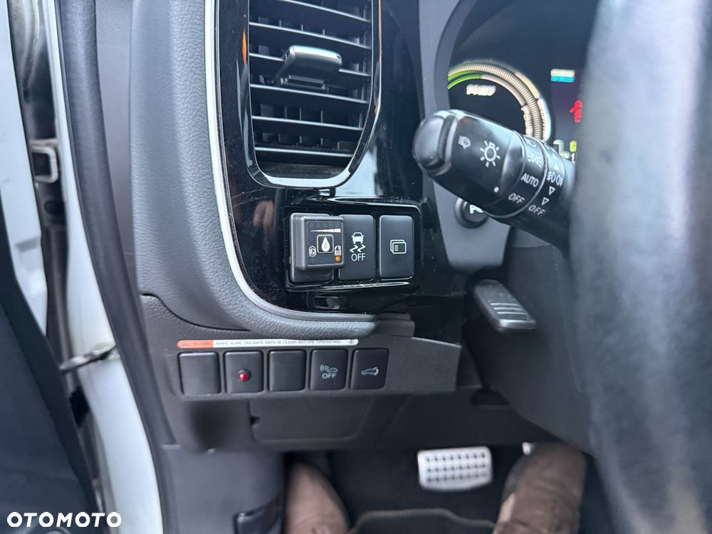 Mitsubishi Outlander - 19