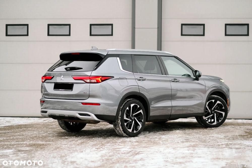 Mitsubishi Outlander - 9