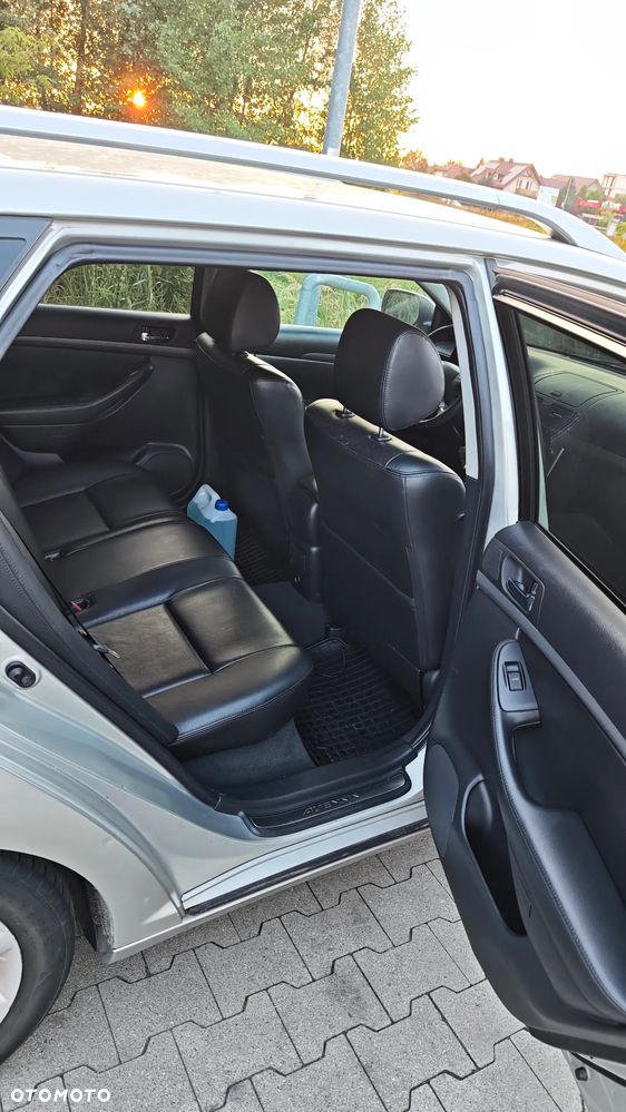 Toyota Avensis - 7