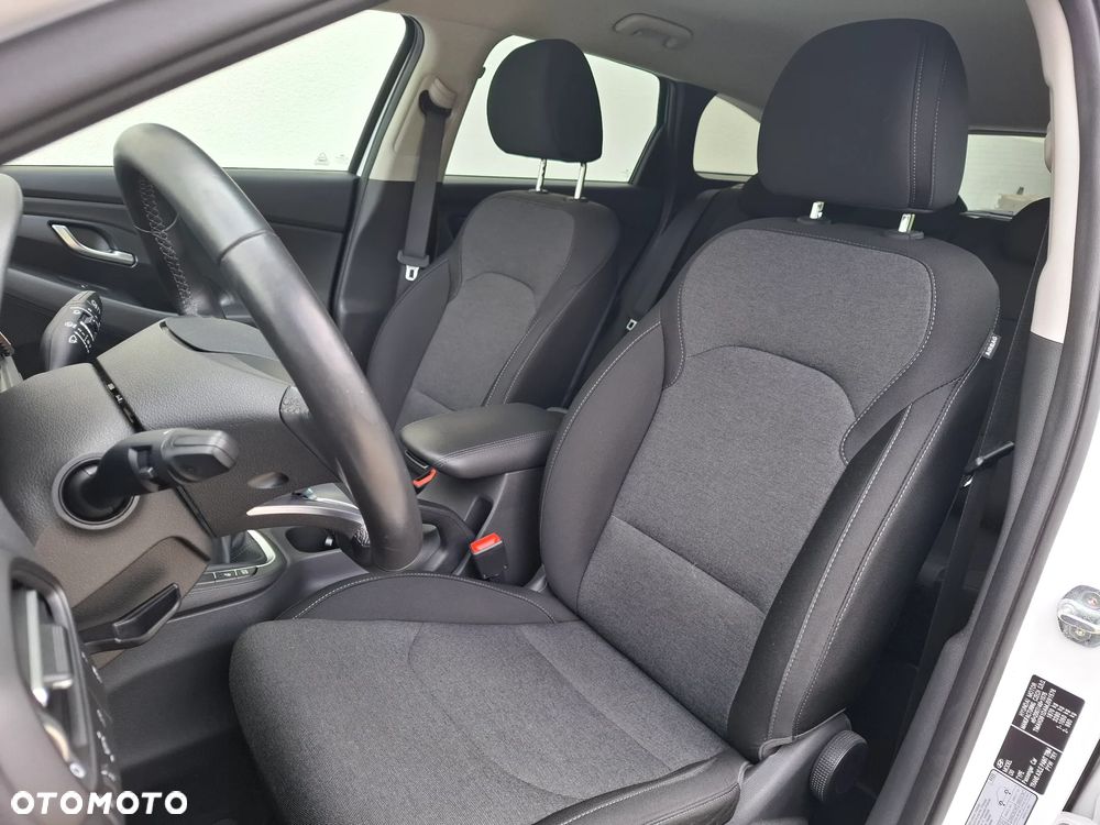 Hyundai i30 Kombi 1.5 T-GDI 48V-Hybrid Intro - 12