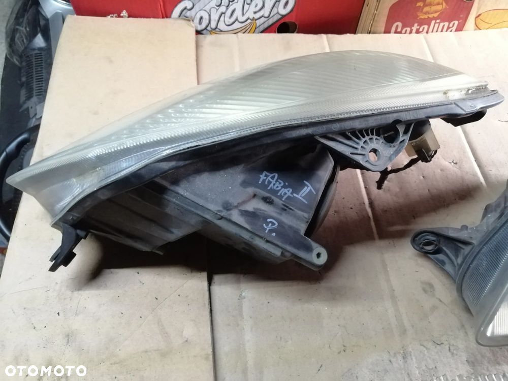 Skoda Fabia II lampy przednie komplet EU - 3