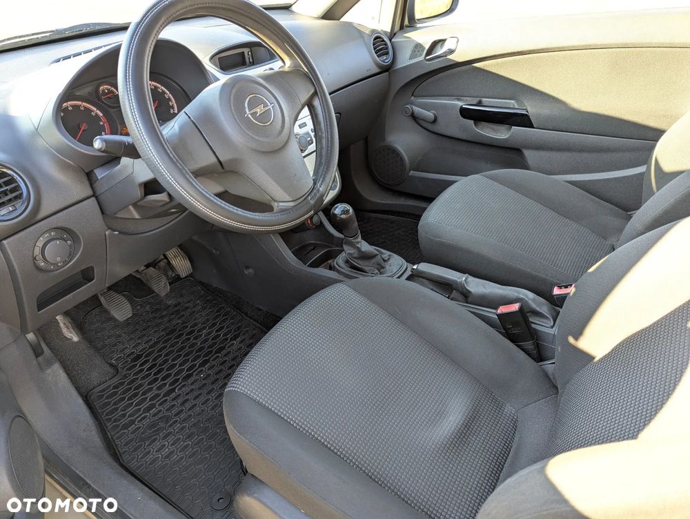 Opel Corsa 1.2 16V Essentia - 8