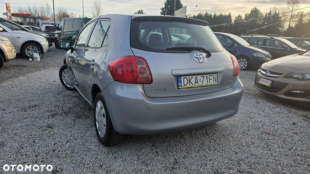 Toyota Auris - 12