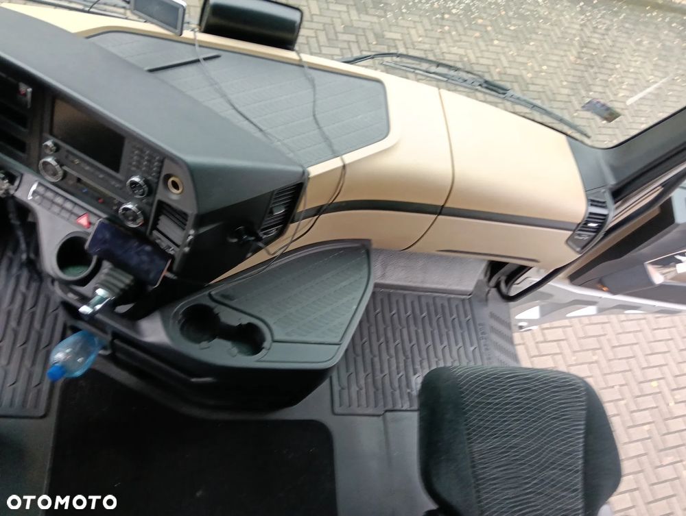 Mercedes-Benz ACTROS - 17