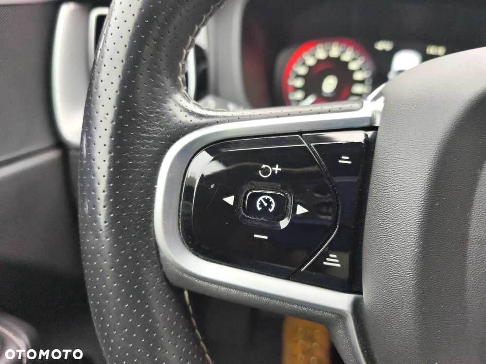 Volvo XC 60 D4 SCR R-Design - 25