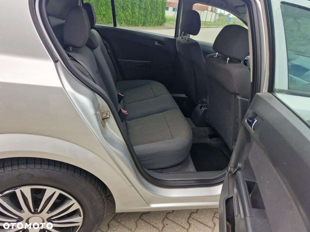 Opel Astra 1.6 Enjoy - 18