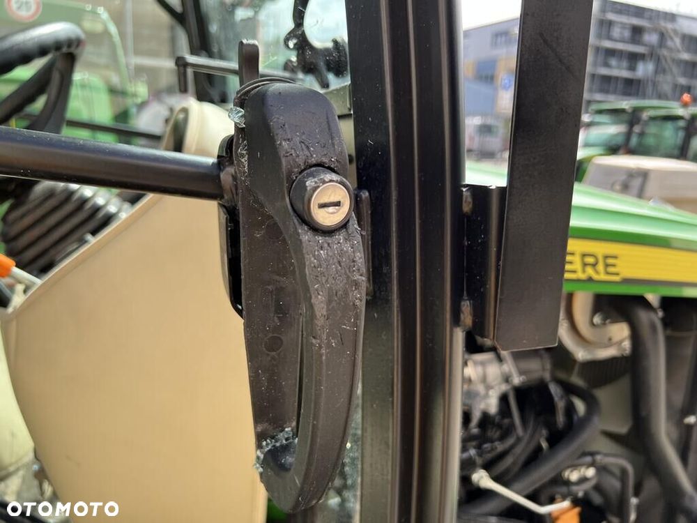 John Deere 2038R - 7