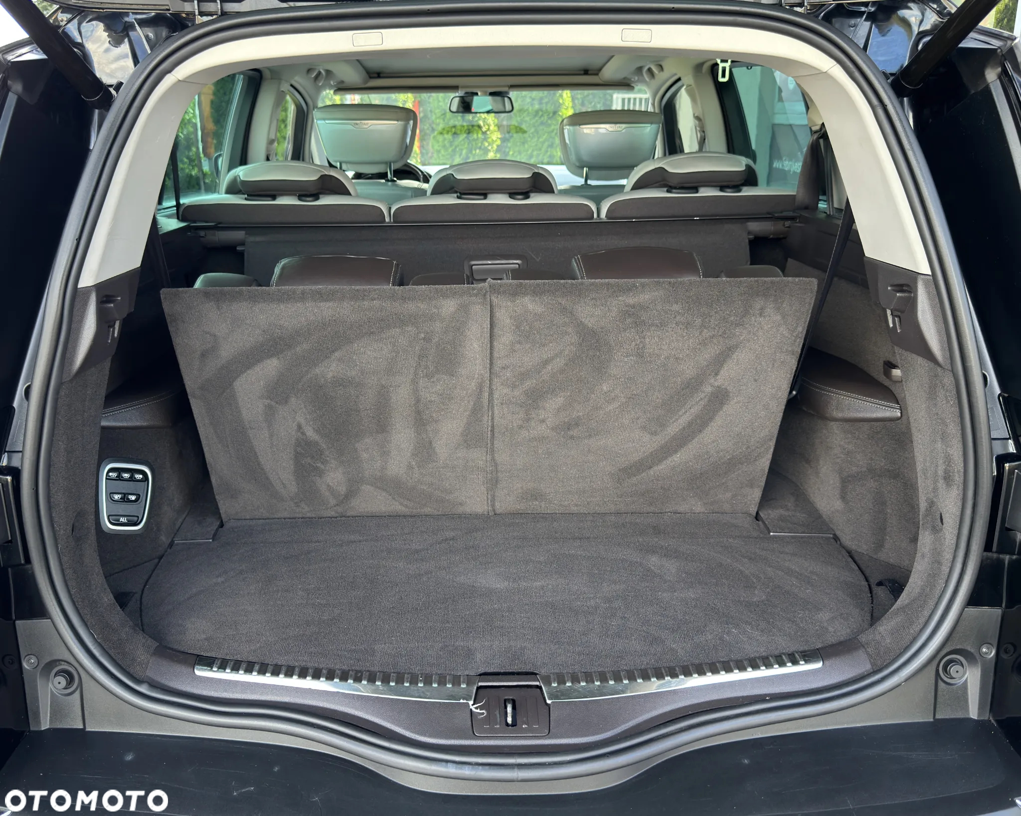 Renault Espace 1.6 dCi Energy Initiale Paris EDC 7os - 13