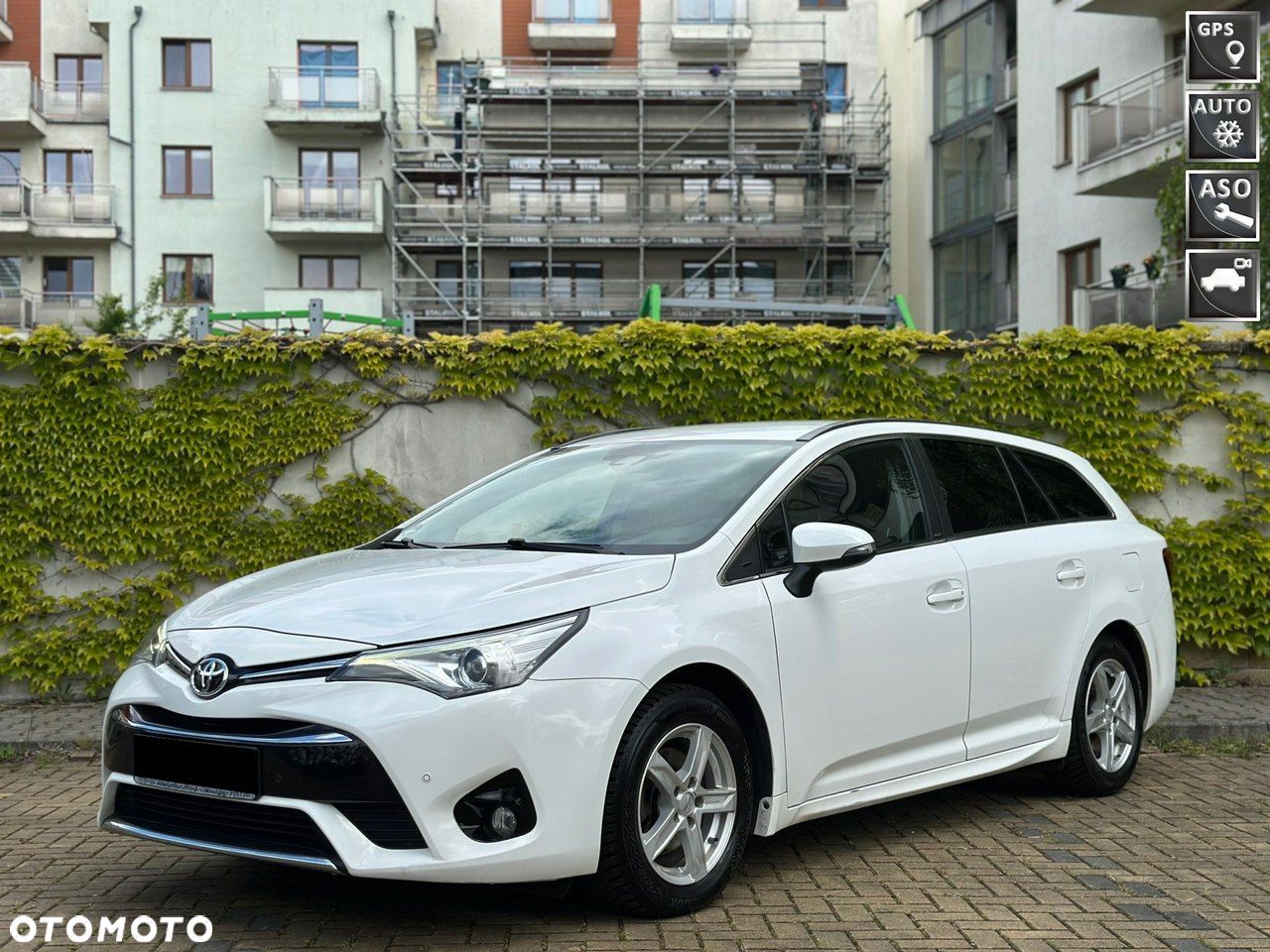 Toyota Avensis Touring Sports 1.8 Edition S+ - 1