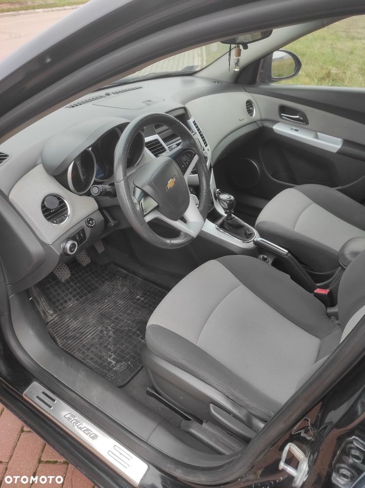 Chevrolet Cruze 1.6 LS - 8