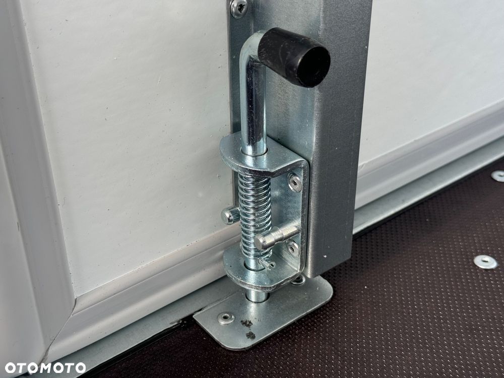 Brenderup Cargo CD300TB 300x155x185 cm 2000 kg drzwi + klapa - 6