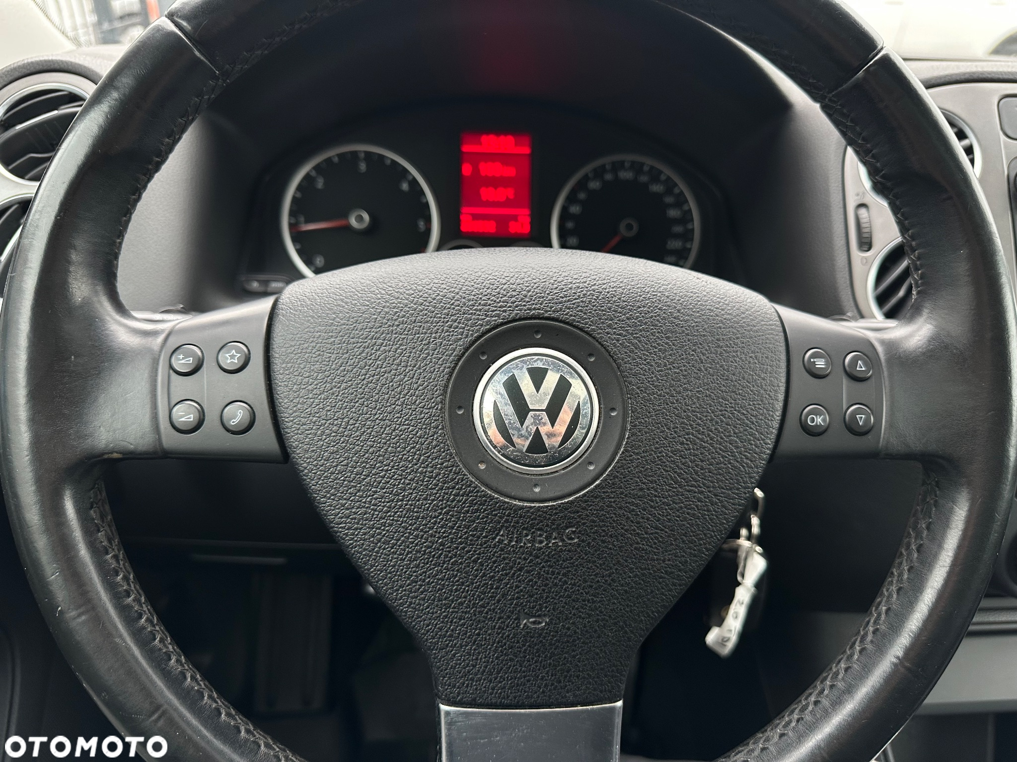 Volkswagen Tiguan - 30
