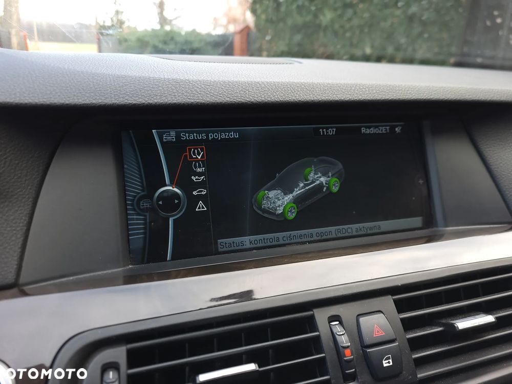 BMW Seria 5 528i - 23