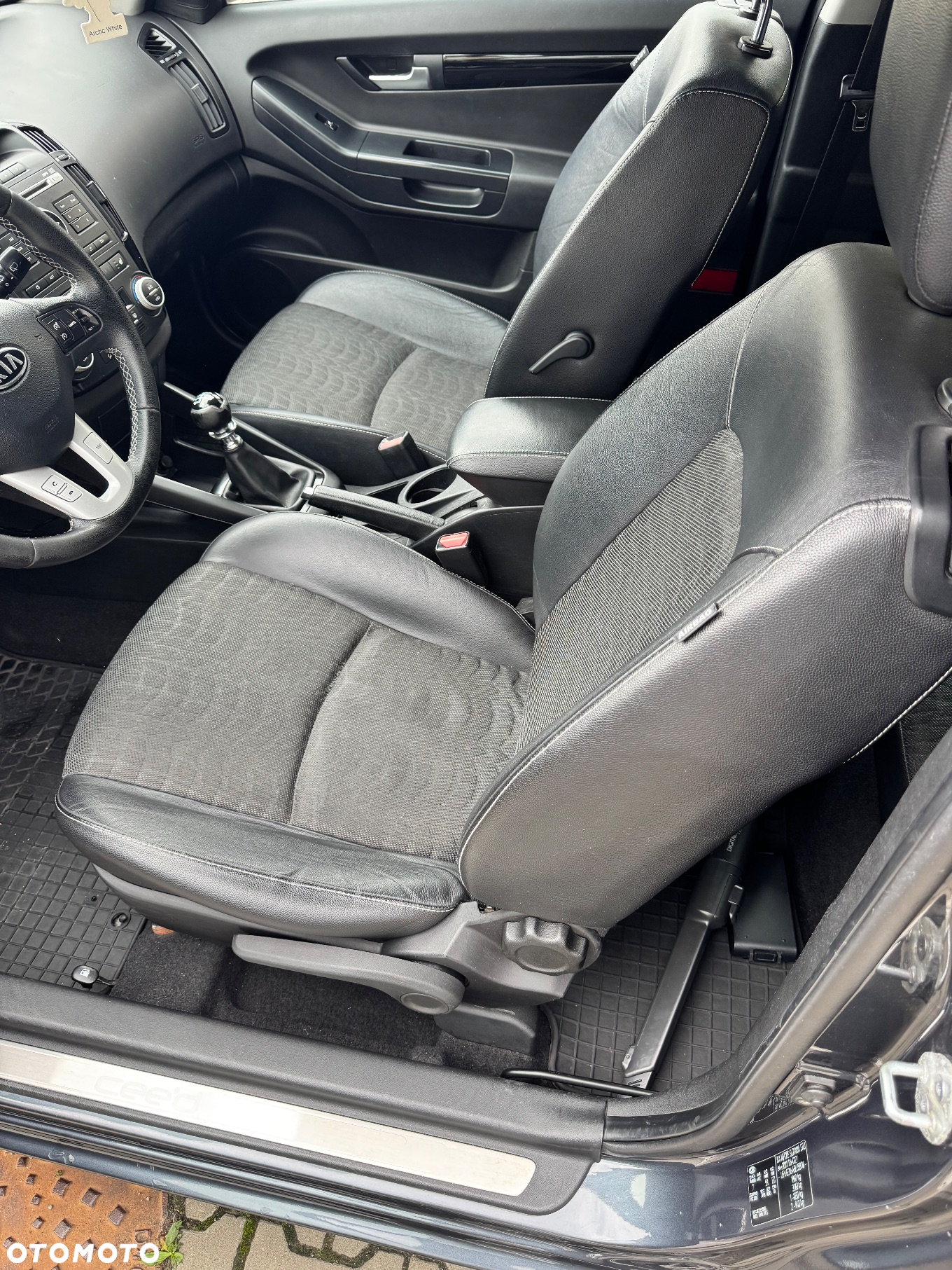 Kia Ceed - 9