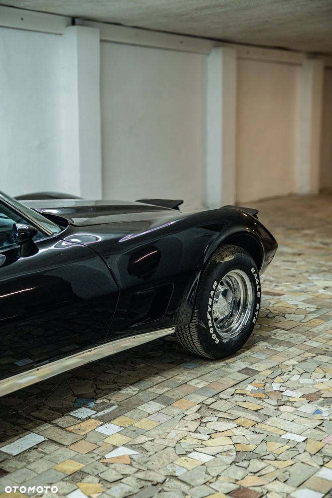 Chevrolet Corvette - 13