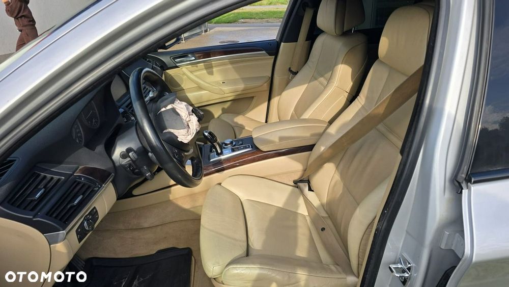 BMW X6 - 16