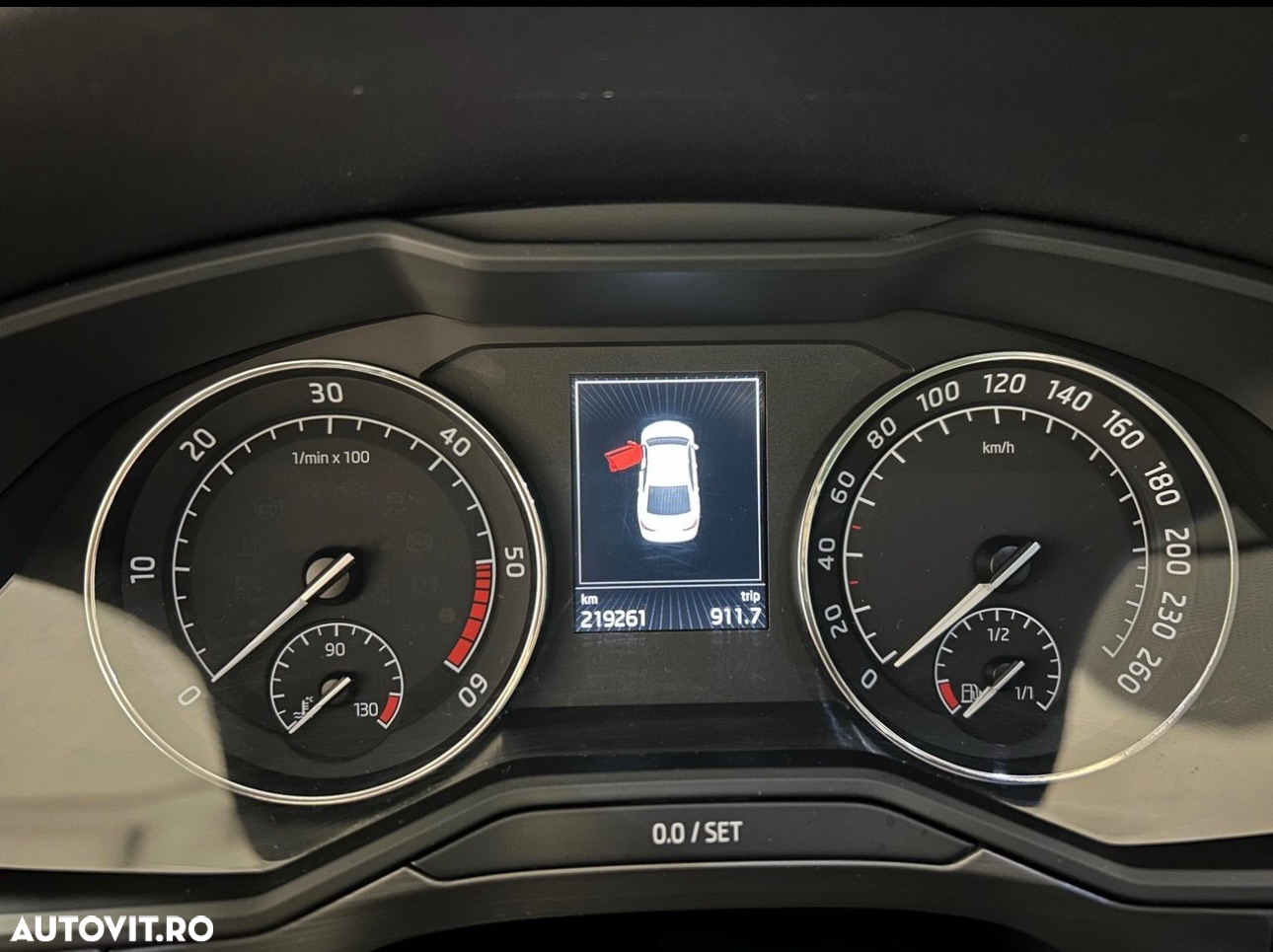 Skoda Superb 2.0 TDI 4x4 DSG Premium Edition - 9