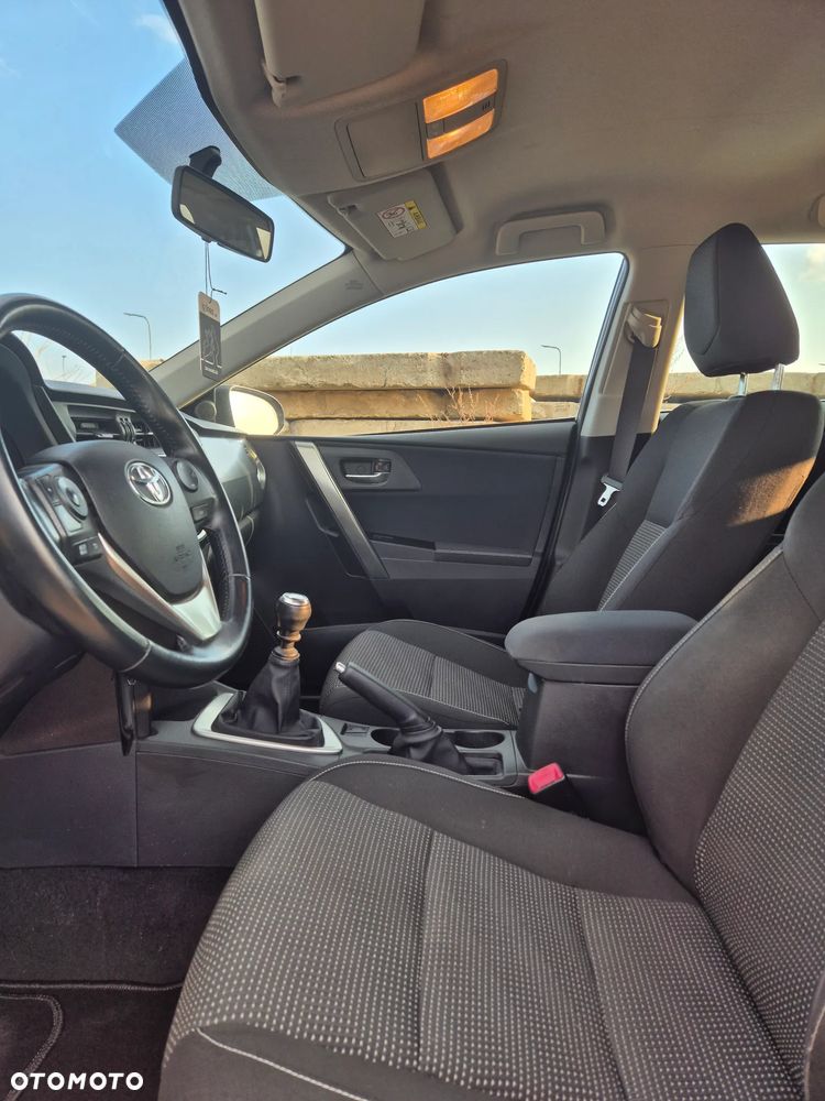 Toyota Auris 2.0 D-4D Executive - 19