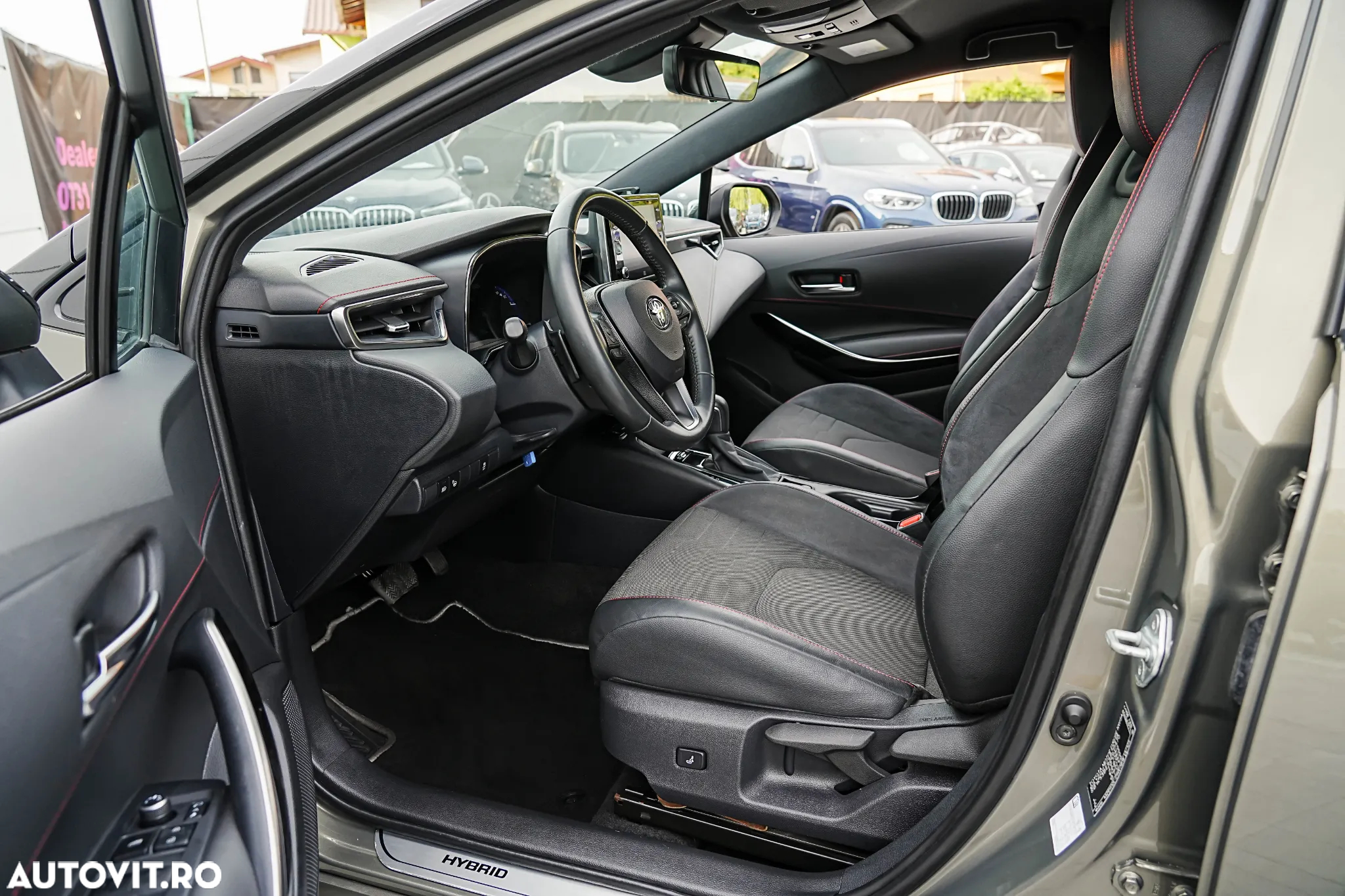 Toyota Corolla 2.0 HSD Exclusive Plus GR Sport Bi-Tone - 15
