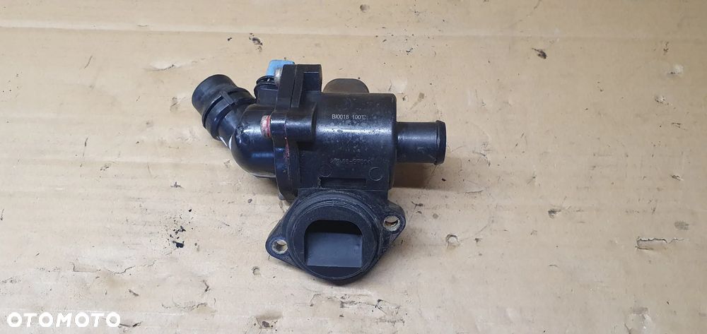 Obudowa termostatu króciec Audi A4 B6 1.6 - 1